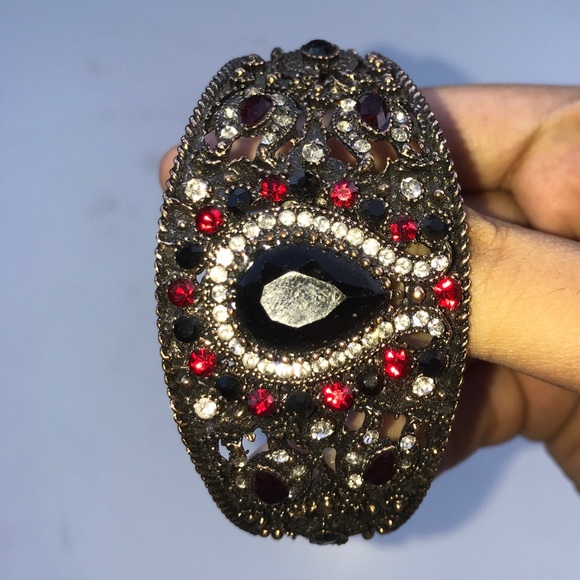 Mini Royal Black Jewel Rhinestone Clasp Bracelet - Picture 2 of 7